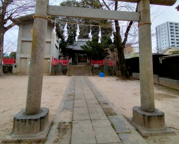 三位稲荷と寺内の禁忌